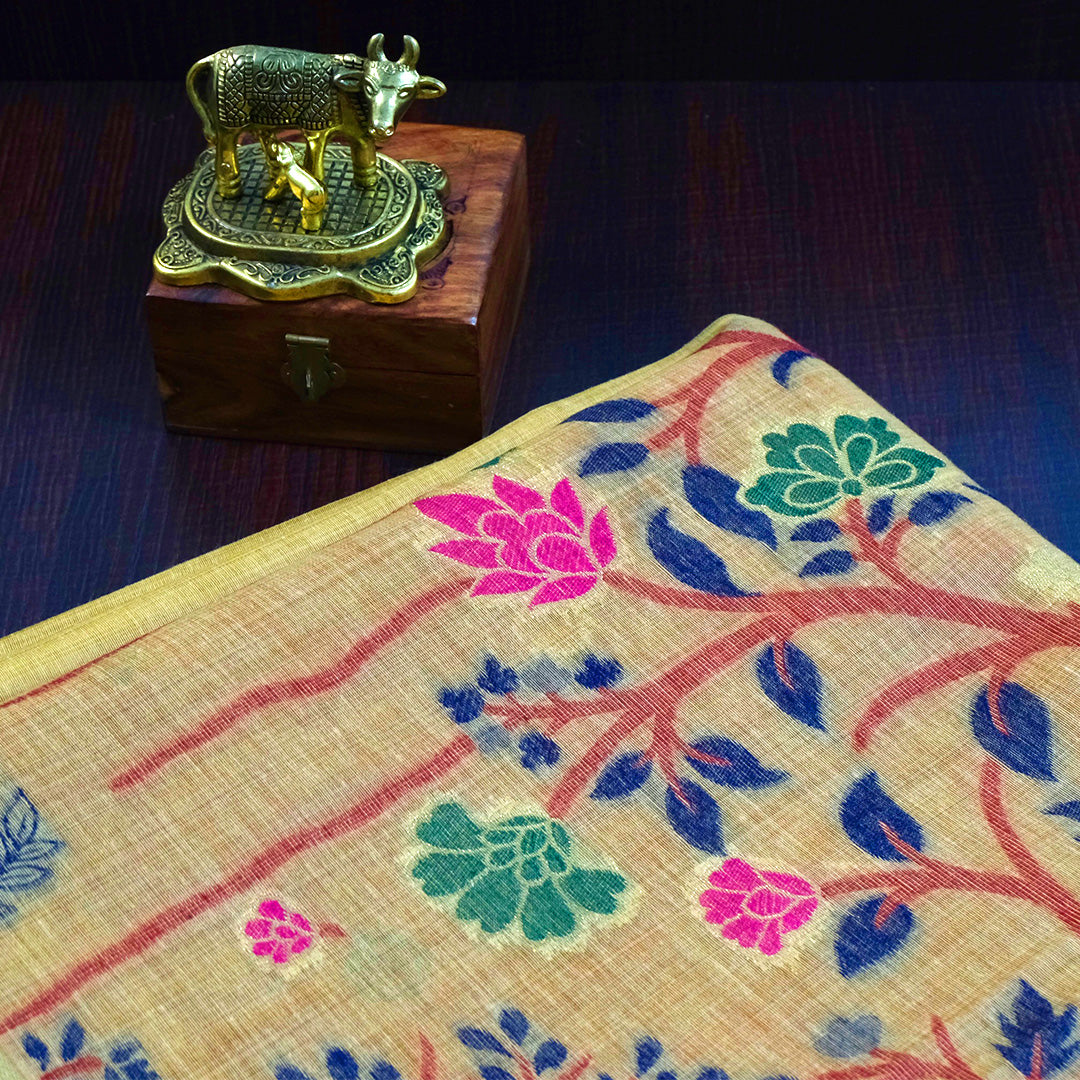 Varnica Tussar Warm golden beige shade with a matte, textured finish