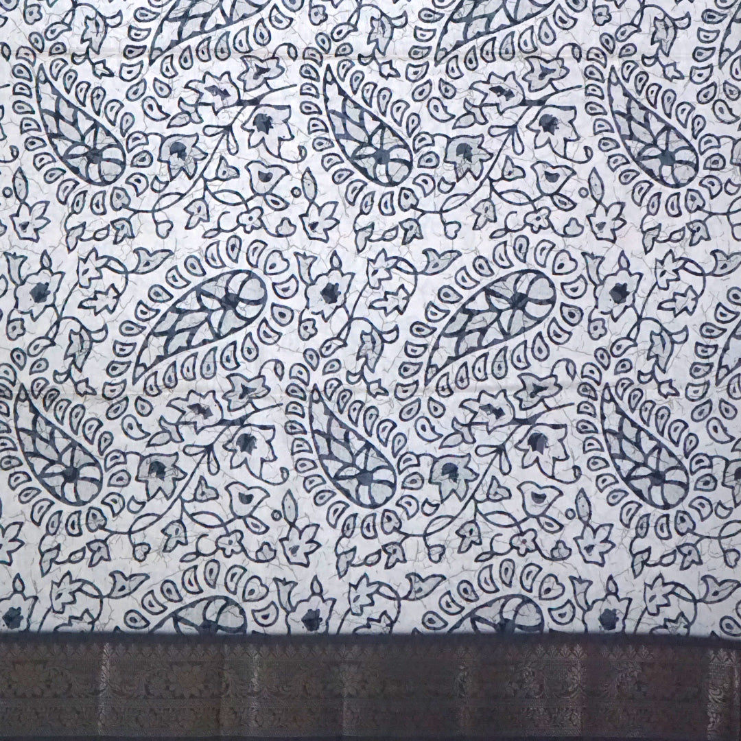 Vrishti Comfort in Soft Ivory with Black Floral prints